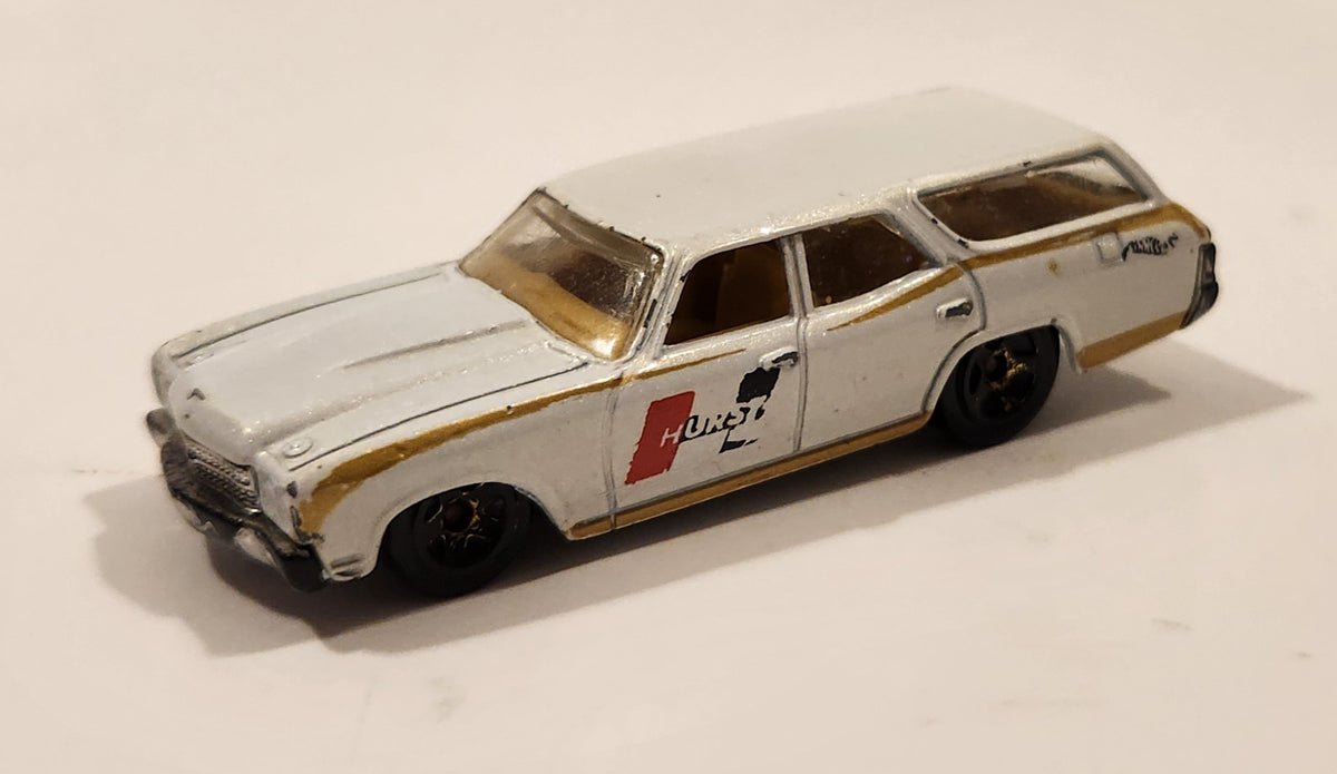 2014 Hot Wheels HW Workshop Performance 1970 Chevrolet Chevelle SS Wagon white Die Cast Toy Car Vehicle