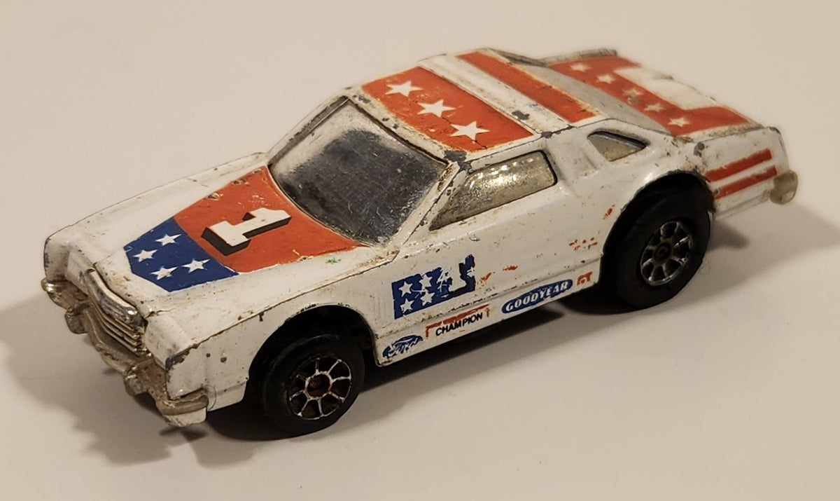 Vintage 1979 Hot Wheels Scorchers White Thunder Ford Thunderbird
