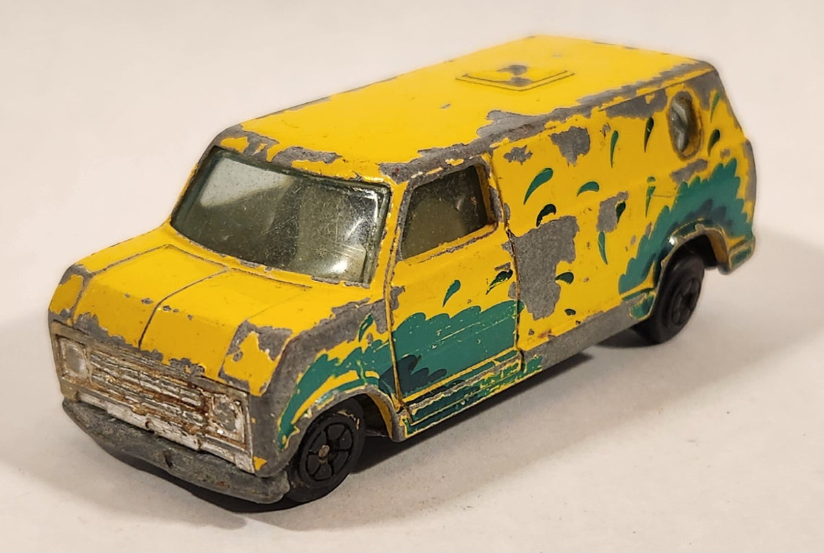 Vintage 1981 Universal Studios Yatming No. 1501 Ford Econoline E