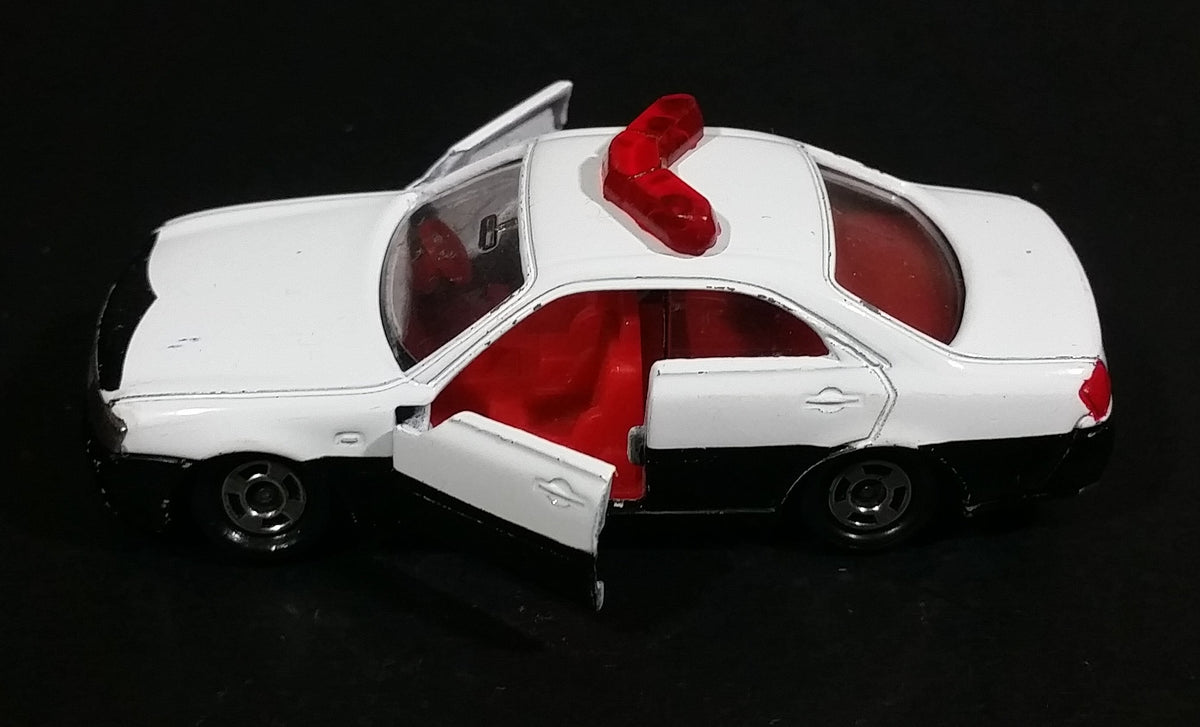 1999 Tomica Tomy Nissan Cedric White Police Patrol Car 1/63 Scale