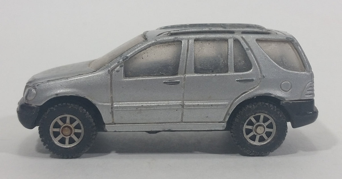 Maisto Special Edition Mercedes-Benz ML 320 Silver Grey Die Cast