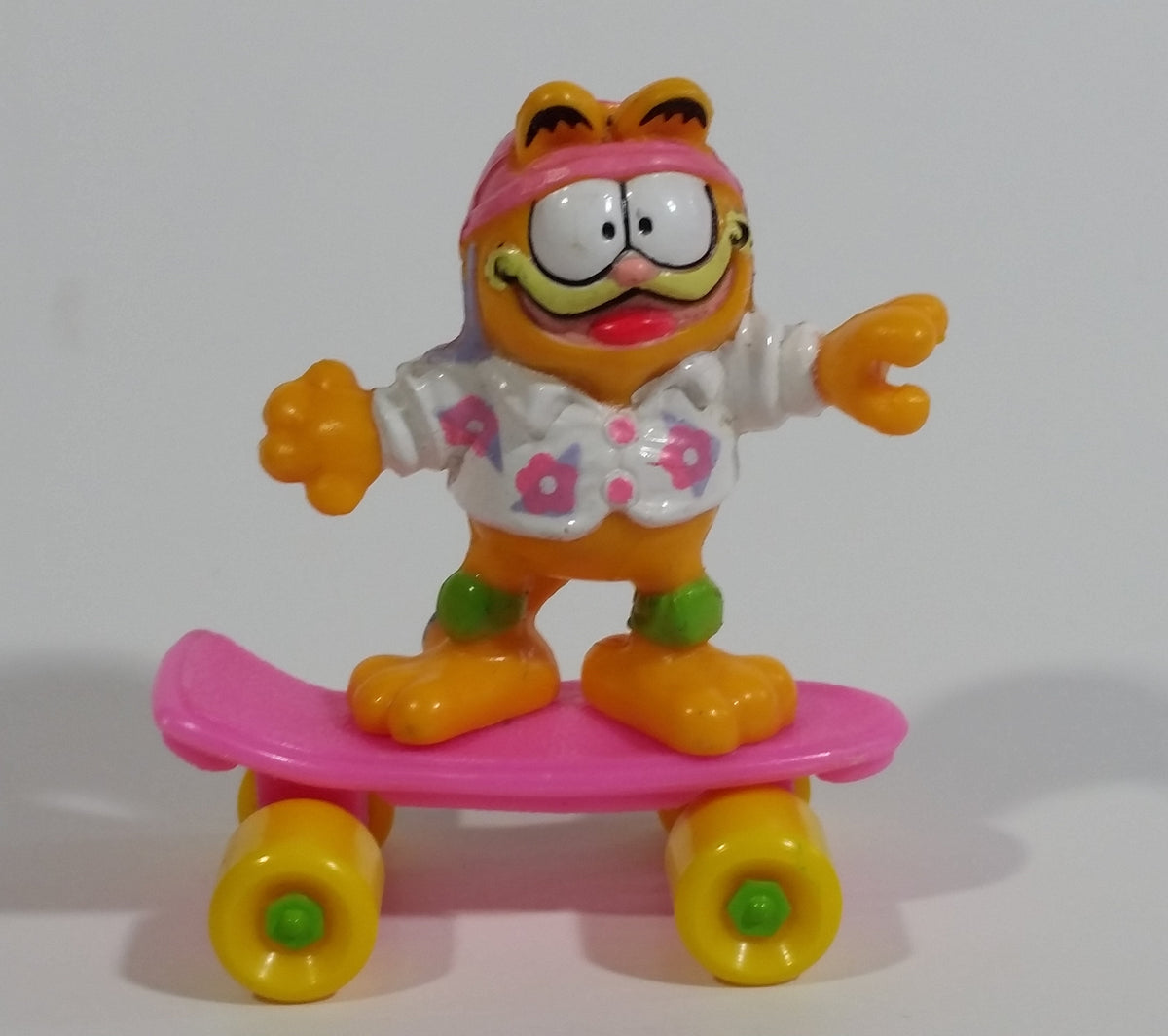 Vintage 1989 Garfield On a Pink Skateboard McDonald's Happy