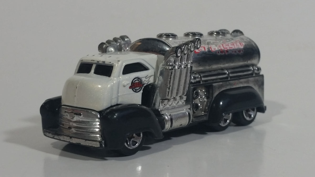 2009 Hot Wheels Fast Gassin Fuel Truck White with Chrome Tank Die