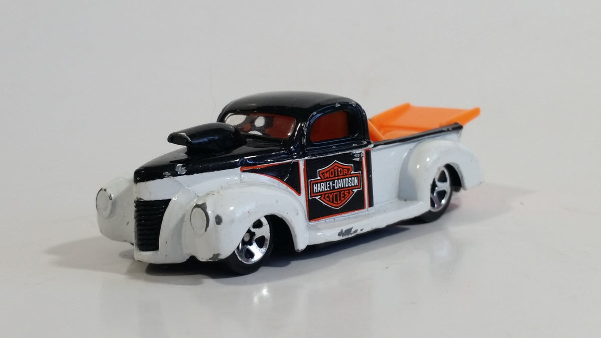 2001 Hot Wheels Harley Davidson Motor Cycles '40 Ford Truck White