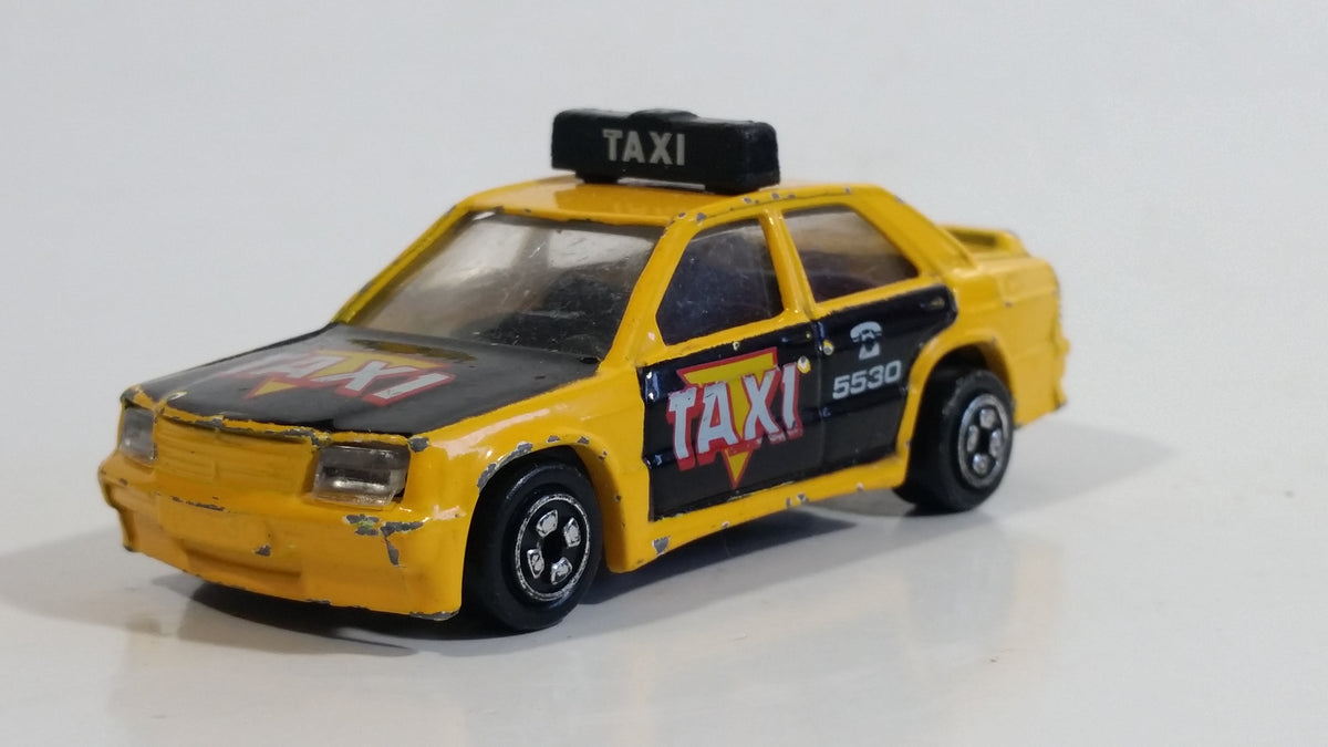 Corgi Auto City No. 93177 Taxi Cab Yellow 5530 Die Cast Toy