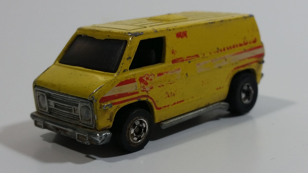 Vintage 1977 Hot Wheels Super Van Paramedic Yellow Die Cast Toy