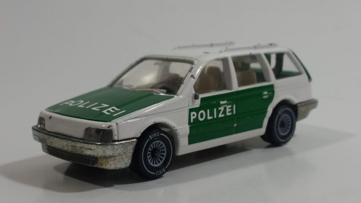 Siku No. 1076 VW Passat Variant GT Polizei Police Cop White and