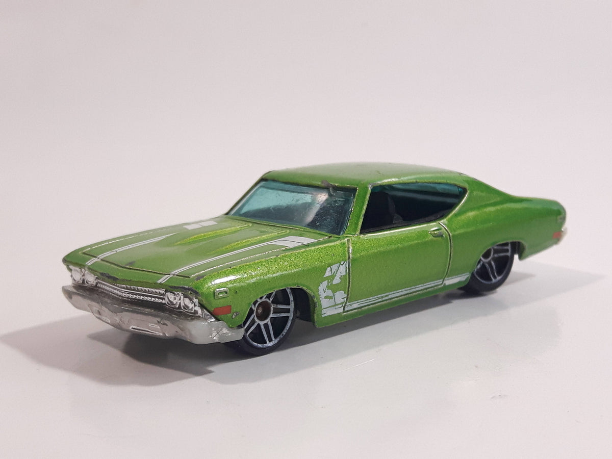 2009 Hot Wheels Muscle Mania '69 Chevelle SS 396 Metalflake Light
