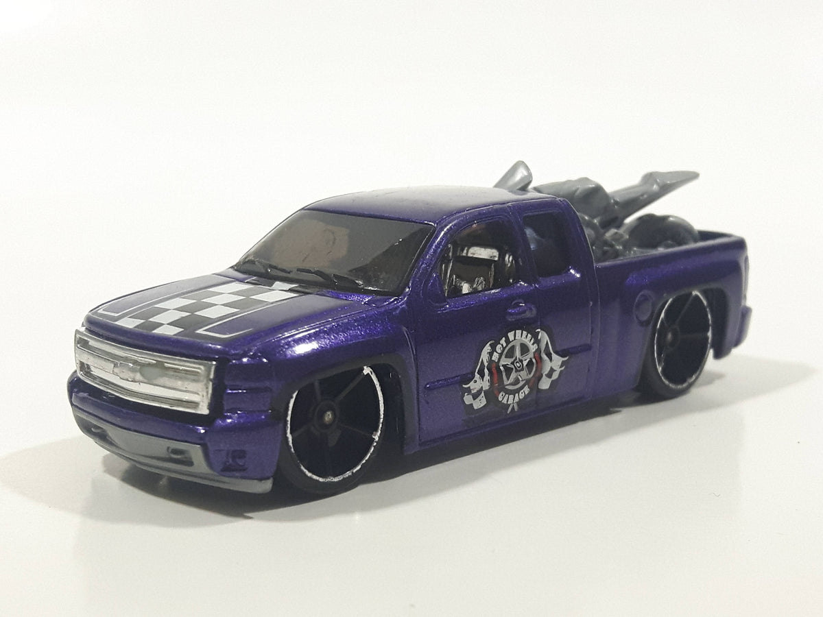 2010 Hot Wheels HW Garage Chevy Silverado Truck Metalflake Purple