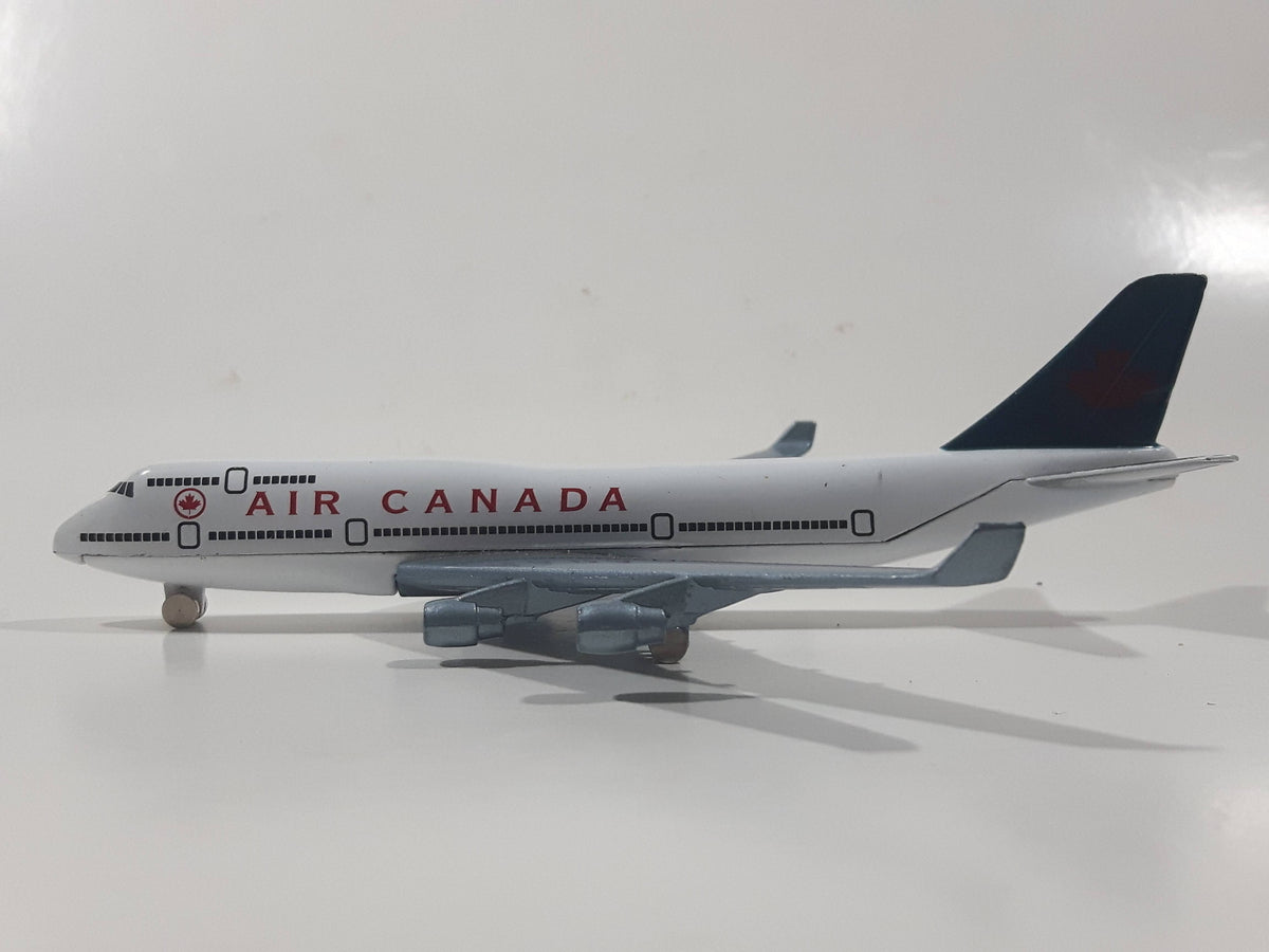 High Speed No. 526 Boeing 747 4 Engine Airplane Air Canada Die