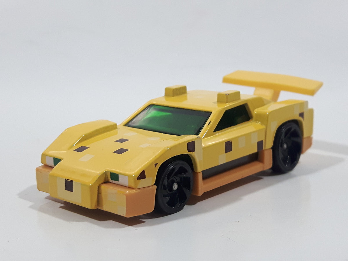 2020 Hot Wheels Mojang Synergies AB Minecraft Character Cars Ocelot Yellow  Die Cast Toy Car Vehicle