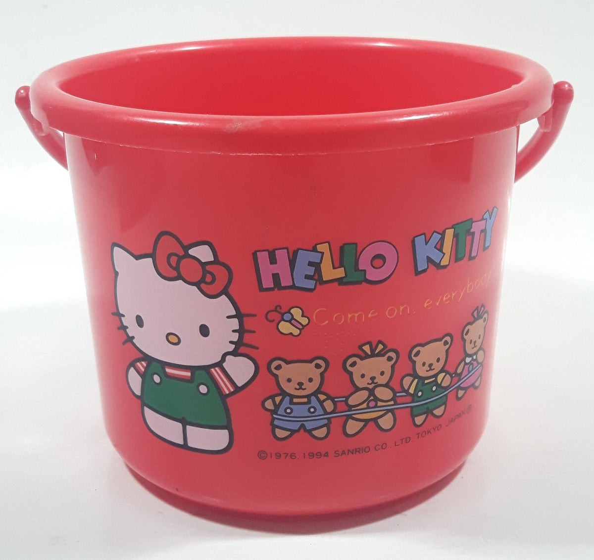 Tupperware Hello Kitty ot & mug set