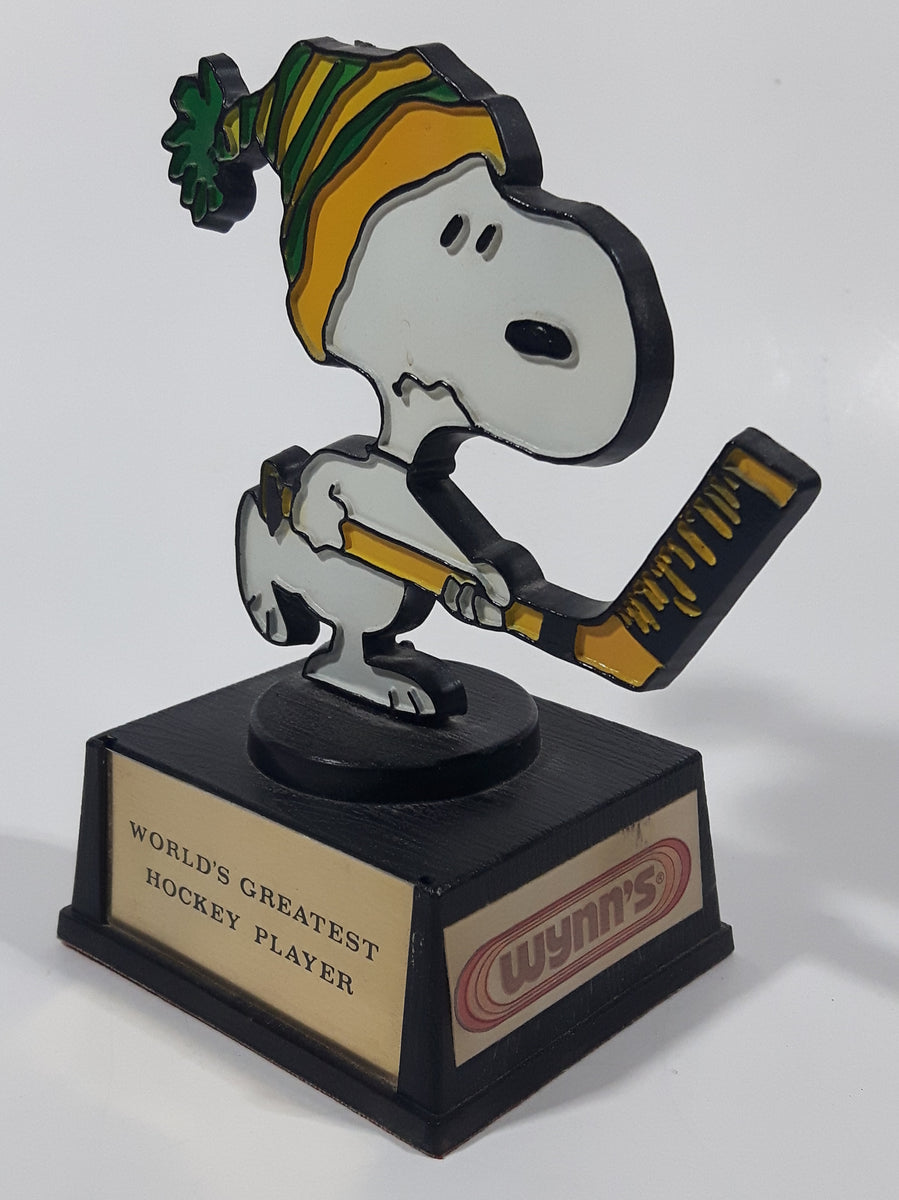 Vintage 1970s Aviva United Syndicate Features Snoopy World's