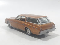 2007 Johnny Lighting Those 70s No. 944 1974 Chevrolet Caprice Estate Station Wagon Metalflake Gold Die Cast Toy Car Vehicle with Opening Hood