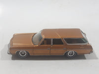 2007 Johnny Lighting Those 70s No. 944 1974 Chevrolet Caprice Estate Station Wagon Metalflake Gold Die Cast Toy Car Vehicle with Opening Hood