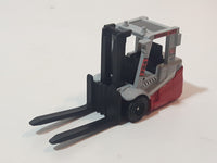 2009 Matchbox Power Lift 2000 Fork Lift Red and Grey Die Cast Toy Car Warehouse Machinery Construction Vehicle Equipment