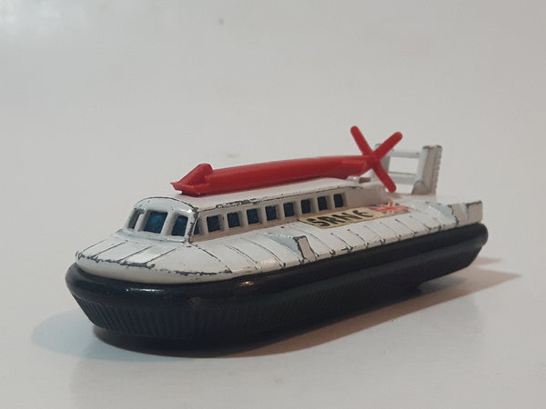 Vintage 1972 Lesney Matchbox Superfast Hovercraft No. 72 & 2 White Die Cast Toy Watercraft Boat Vehicle