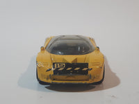 1999 Hot Wheels Criss Cross Crash Ford GT-90 Yellow Die Cast Toy Car Vehicle