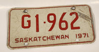 Vintage 1971 Saskatchewan Government Vehicle Red Lettering White Vehicle License Plate Metal Tag G 1 962