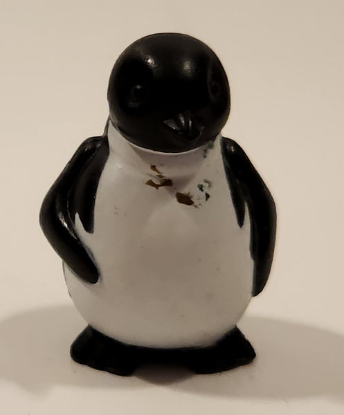 2011 WBEI Happy Feet Movie Penguin 1 3/8" Tall Toy Figure