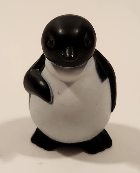 2011 WBEI Happy Feet Movie Penguin 1 3/8" Tall Toy Figure