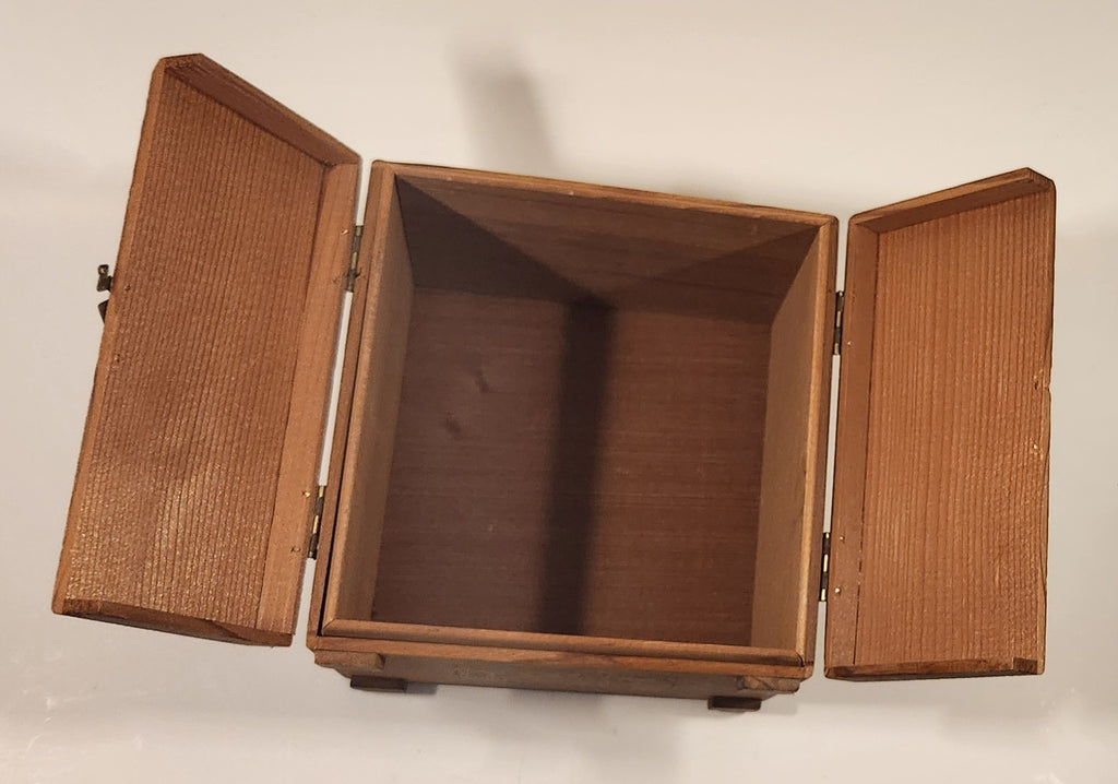 Vintage Thompson & Co. Tampa, Fla Cedar Wood 100 Cigar Chest Box ...
