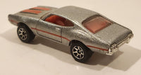 1995 Hot Wheels '60's Muscle Cars Olds 442 W-30 Silver Die Cast Toy Car Vehicle