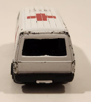 Maisto Ford Econovan Ambulance 328 White Die Cast Toy Car Vehicle