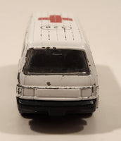 Maisto Ford Econovan Ambulance 328 White Die Cast Toy Car Vehicle