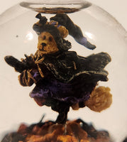 2001 Boyds Bear & Friends The Bearstone Collection Halloween Tabitha's Ride Batty Flight Resin Snow Globe #393006