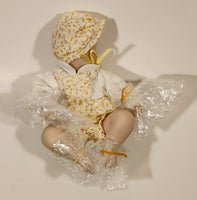 1992 The Ashton Drake Galleries Picture Perfect Dolls by Yolanda Bello Lisa 5 1/2" Tall Porcelain Doll New Condition in Box #92037
