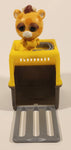 2018 Jazwares Feisty Pets Mini Misfits Ginormous Gracie Giraffe 1 3/4" Toy Figure with Moving Mouth and Eyes Including Yellow Carrier Crate