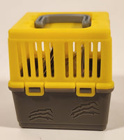 2018 Jazwares Feisty Pets Mini Misfits Cuddle Von Rumblestrut 1 1/2" Toy Figure with Moving Mouth and Eyes Including Yellow Carrier Crate