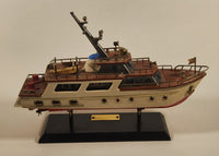 Vintage Waco Caribbean Cruiser Boat Yacht AM Transistor Radio with Stand and Life Boat Tested and Working