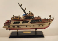 Vintage Waco Caribbean Cruiser Boat Yacht AM Transistor Radio with Stand and Life Boat Tested and Working