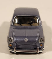 Maisto G Ridez 1967 VW 1500 Lavender Die Cast Toy Car Vehicle with Opening Trunk and Rubber Tires