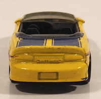 2000 Hot Wheels Camaro Convertible Pace Car Yellow Die Cast Toy Car Vehicle