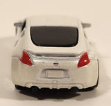 Maisto 2009 Nissan 370Z Pearl White Die Cast Toy Car Vehicle