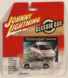 2002 RC2 Playing Mantis Johnny Lightning Classic Car Collection 1998 Volkswagen New Beetle Silver Die Cast Toy Car Vehicle with Trading Card New in Package
