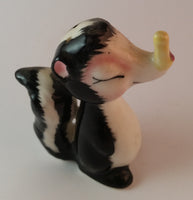 Vintage Skunk with Clothespin on its Nose Salt OR Pepper Shaker - Single - Treasure Valley Antiques & Collectibles