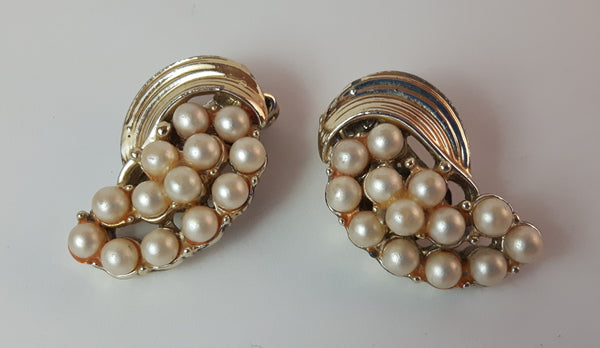 Vintage Pearl with Gold Tone Clip On Earrings - Treasure Valley Antiques & Collectibles
