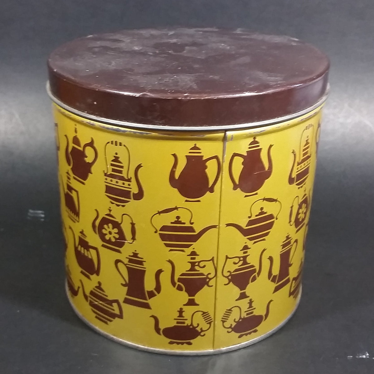 Vintage Tan Yellow and Brown Various Teapot Decor Round Tea Tin Contai ...