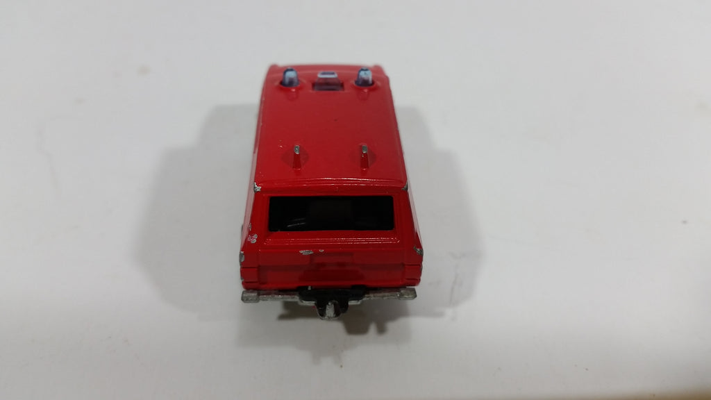 MAJORETTE RANGE ROVER Pompier District Fire Dept. N°246 Rouge 1:64 EUR 4,95 - FR