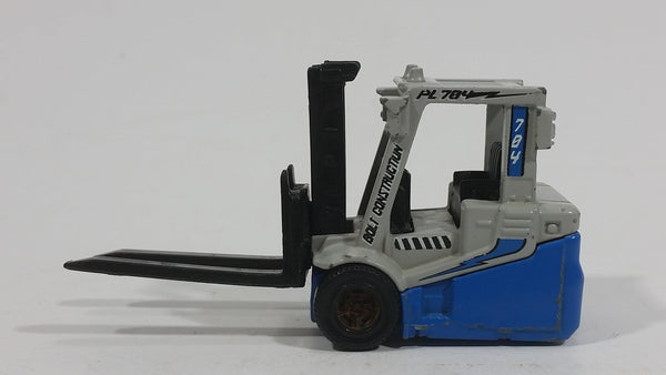 2009 Matchbox Power Lift 2000 Fork Lift Blue Grey Die Cast Toy Car Warehouse Machinery Construction Vehicle Equipment