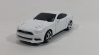 Maisto 2015 Ford Mustang GT White Die Cast Toy Car Vehicle