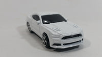 Maisto 2015 Ford Mustang GT White Die Cast Toy Car Vehicle