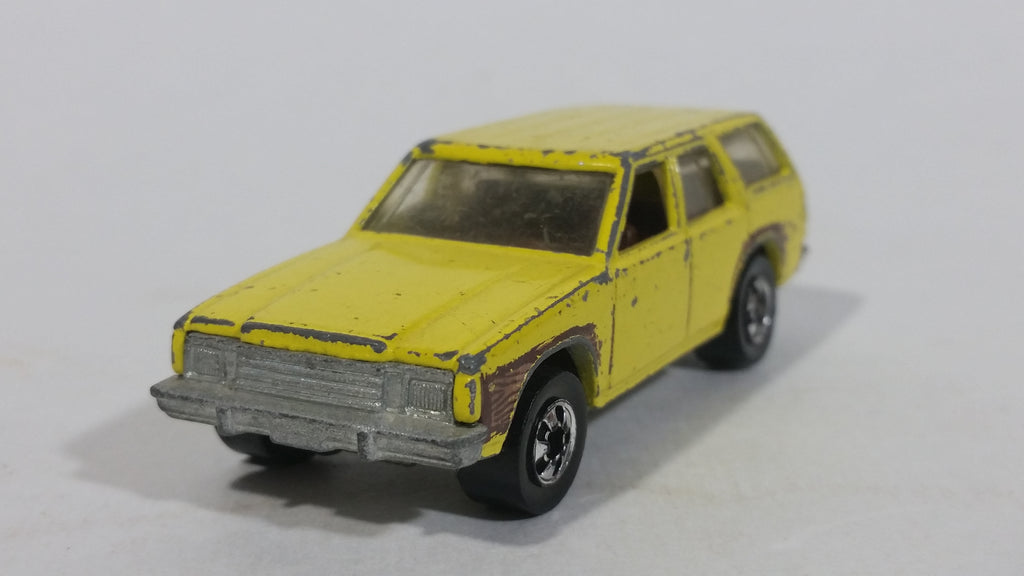 1982 Hot Wheels Aries Wagon Yellow Die Cast Toy Car Station Wagon Vehi