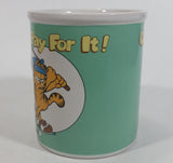Enesco United Features Syndicate Jim Davis "Go For It!" Garfield Golfing Ceramic Coffee Mug