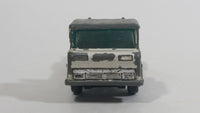 Vintage Yatming Semi Truck White with Red Back Die Cast Toy Car Vehicle