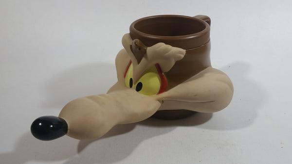 1992 Warner Bros. Looney Tunes Wile E. Coyote Plastic Coffee Cup Mug Cartoon Collectible